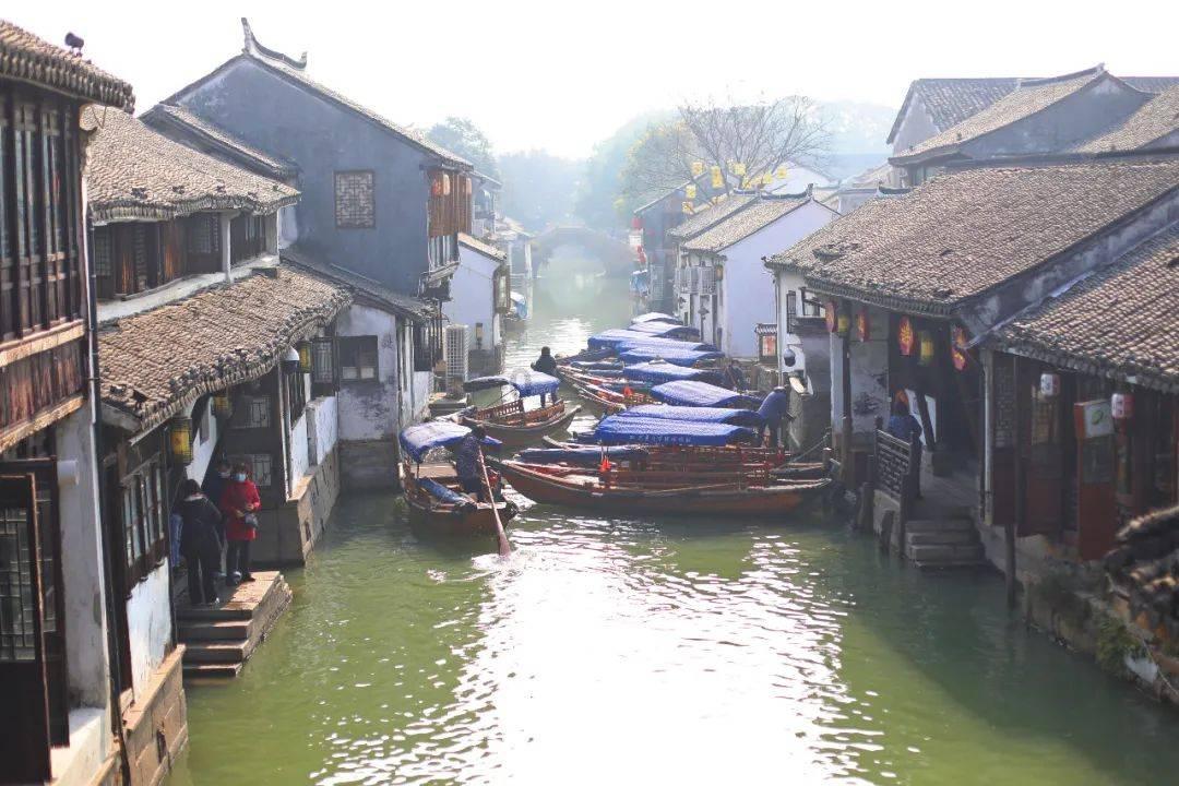 山东青岛:非遗“熏画” 快乐寒假